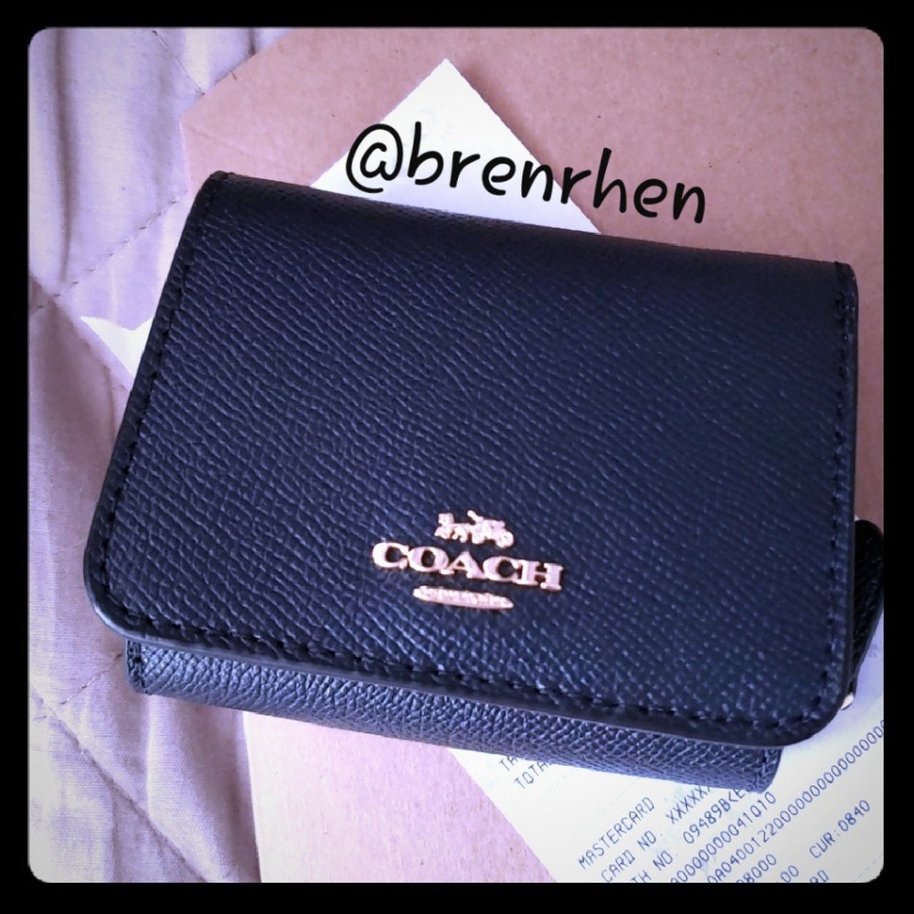 👛 COACH TRI-FOLD WALLET